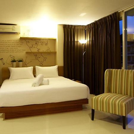 Loft 77 Hotell Bangkok Exteriör bild