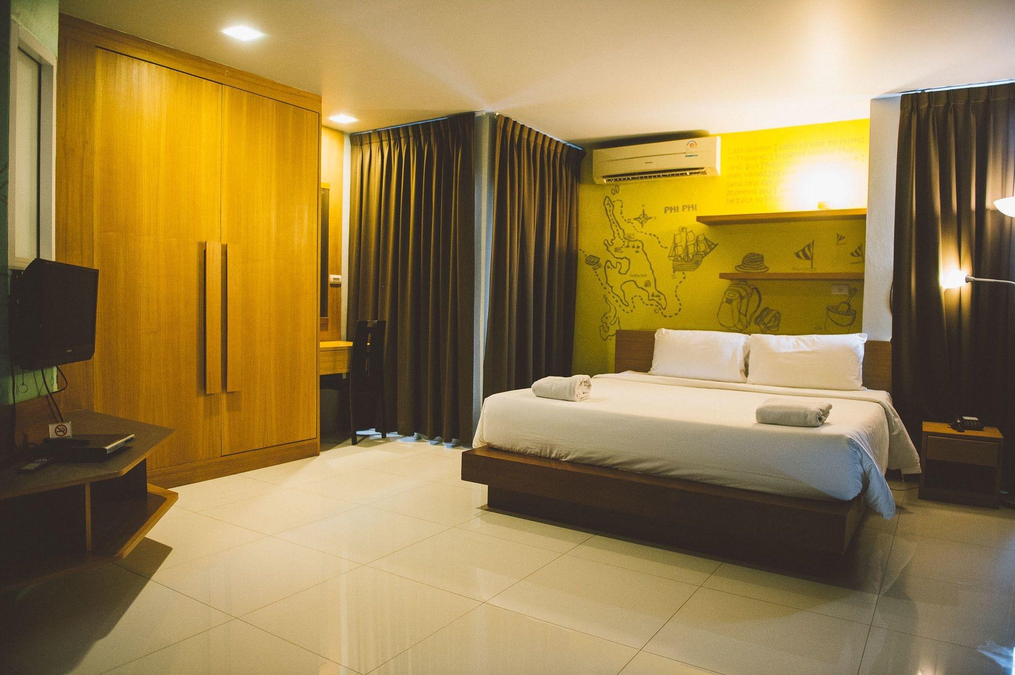 Loft 77 Hotell Bangkok Exteriör bild
