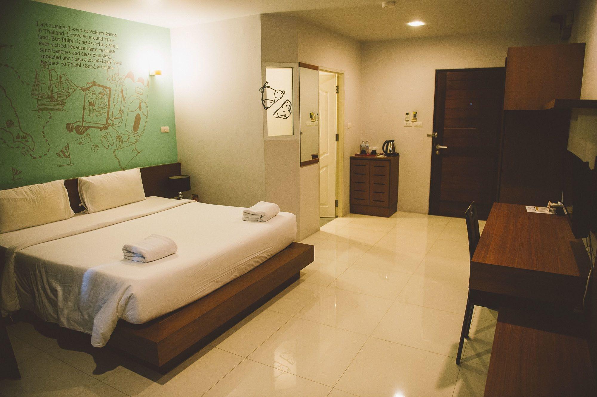 Loft 77 Hotell Bangkok Exteriör bild