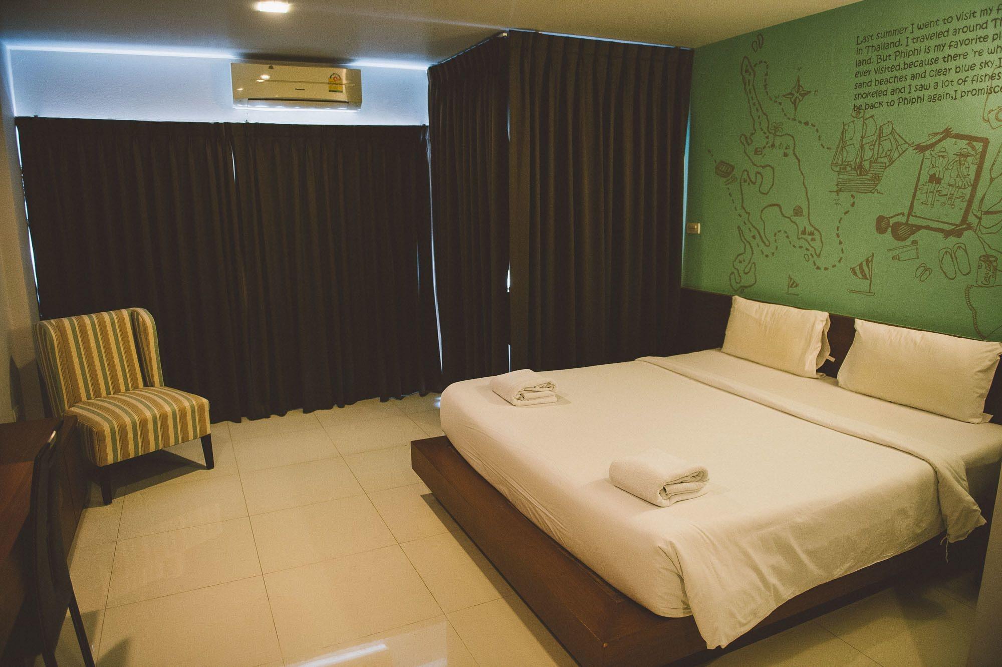 Loft 77 Hotell Bangkok Exteriör bild
