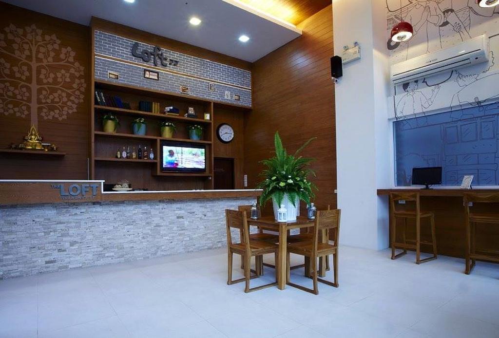 Loft 77 Hotell Bangkok Exteriör bild