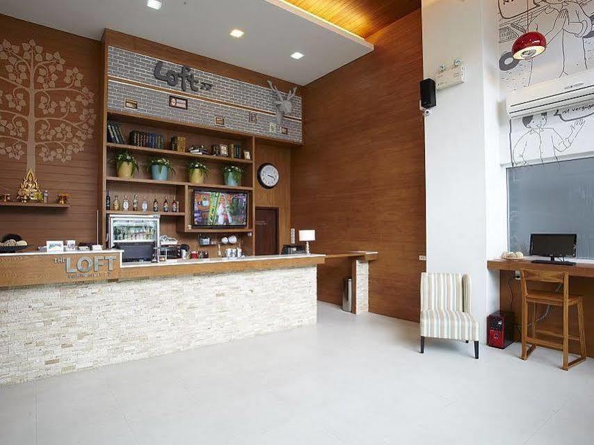 Loft 77 Hotell Bangkok Exteriör bild