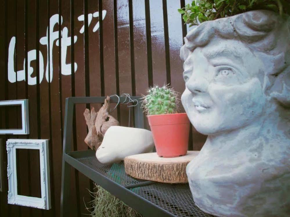 Loft 77 Hotell Bangkok Exteriör bild
